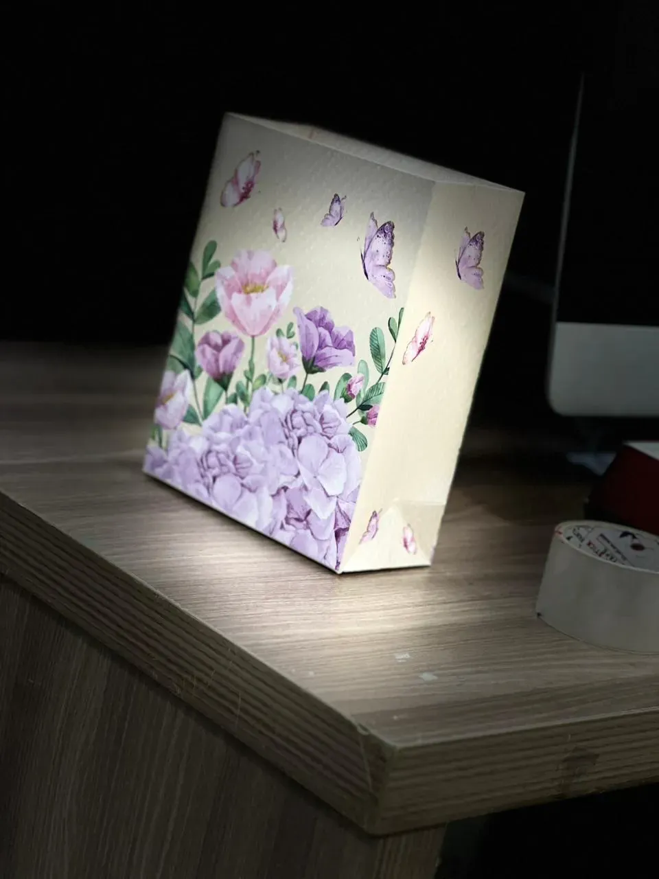 علبة هدايا مزخرفة بطباعة كاملة
